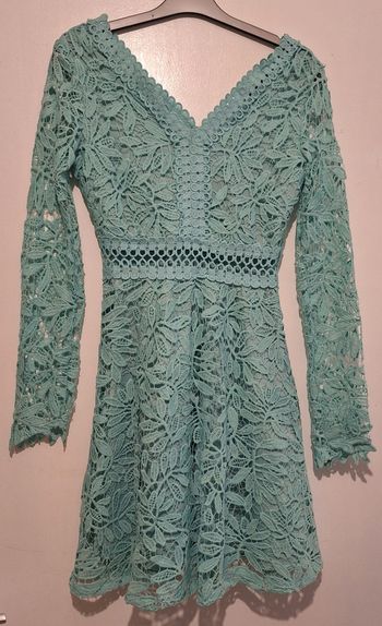 Robe turquoise en dentelle