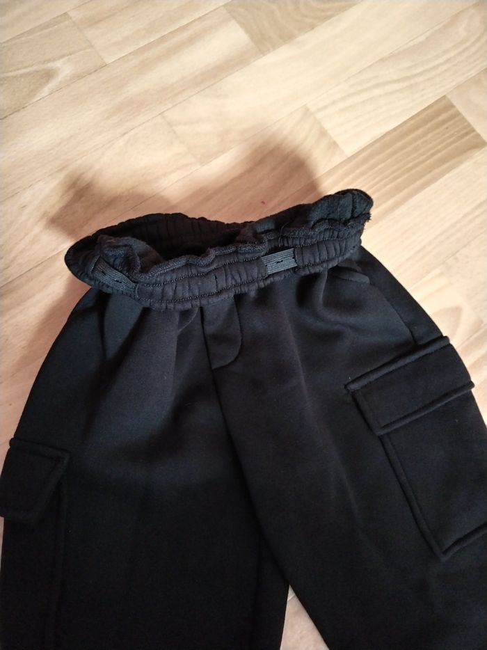 Cargo en molleton noir 10ans - photo numéro 3