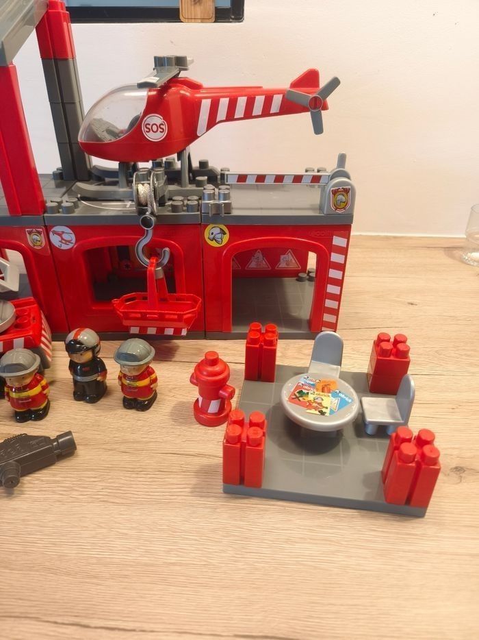 Caserne de pompier méga bloks - photo numéro 3