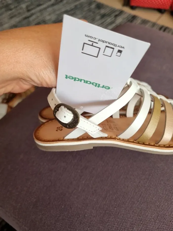 Sandales Kickérs neuves taille 26 - photo numéro 7