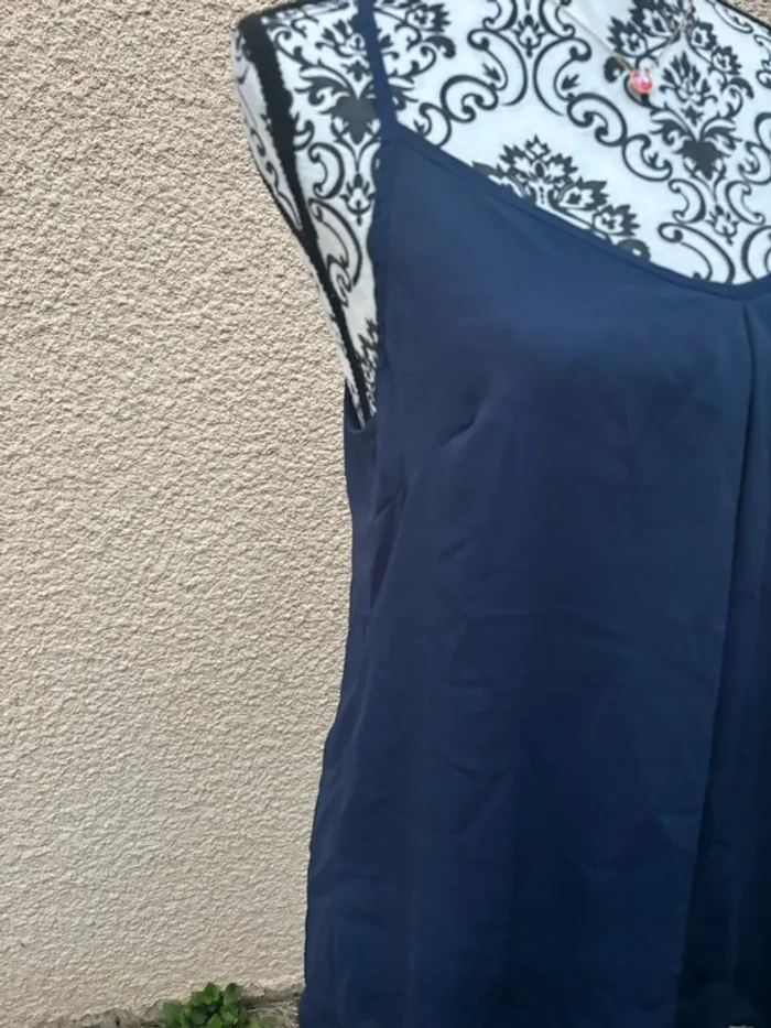 Joli débardeur bleu marine taille L - photo numéro 3