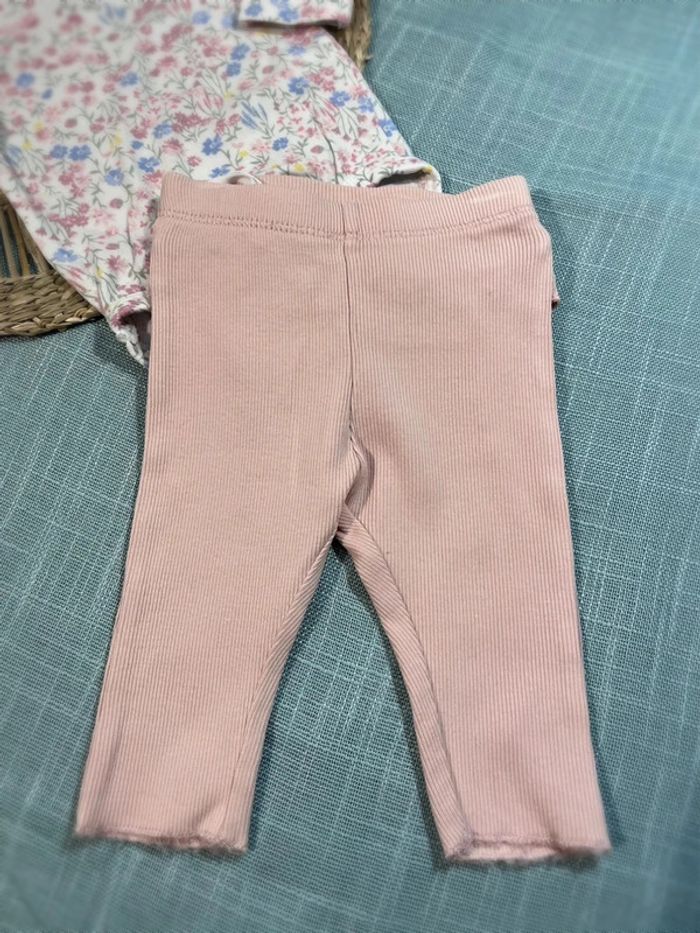 Ensemble taille 1 mois - photo numéro 2