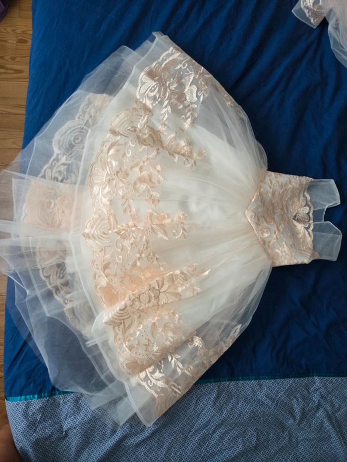 Robe cérémonie avec traîne - photo numéro 3