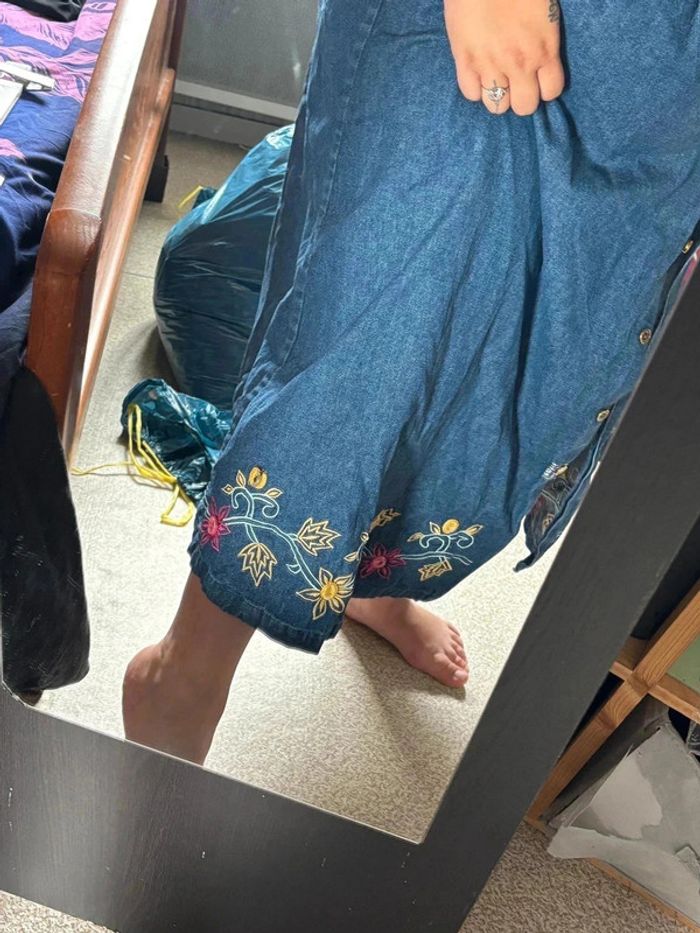 Jupe en jeans brodée fleurie taille 54-56• - photo numéro 3