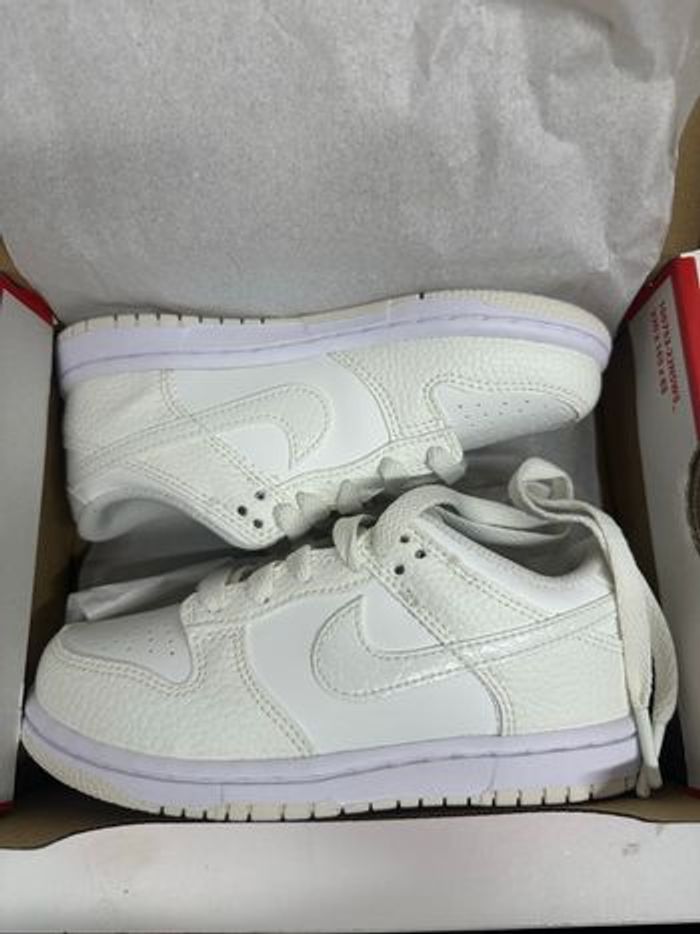 Dunk Low SE