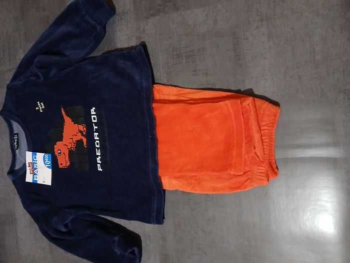ensemble pyjamas en velours garcon dinosaure 5 ans