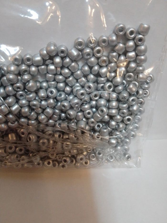 Perles de passe-temps grises - photo numéro 2