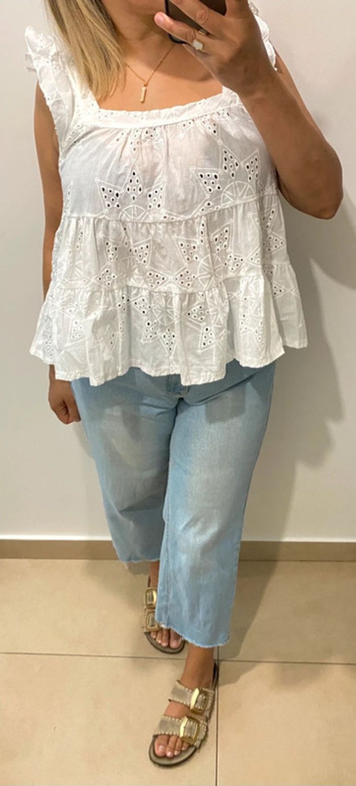 Blouse blanche brodée avec volant Taille M - photo numéro 4