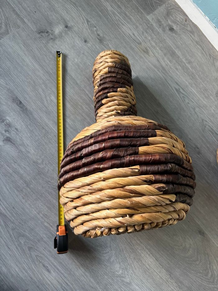 Lot déco : 2 grandes bouteilles en fibres naturelles tressées - photo numéro 3