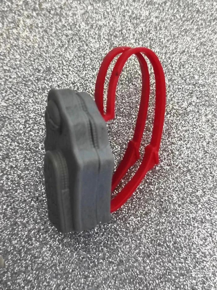 20/ accessoire Monster High sac à dos gris rouge - photo numéro 4