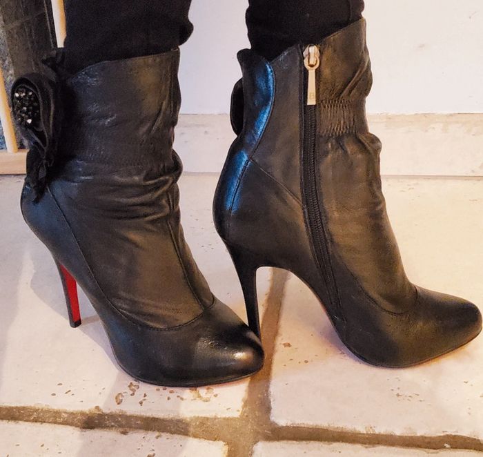 Chaussures Basconi en Cuir Véritable - Taille 39, Élégance et Exclusivité