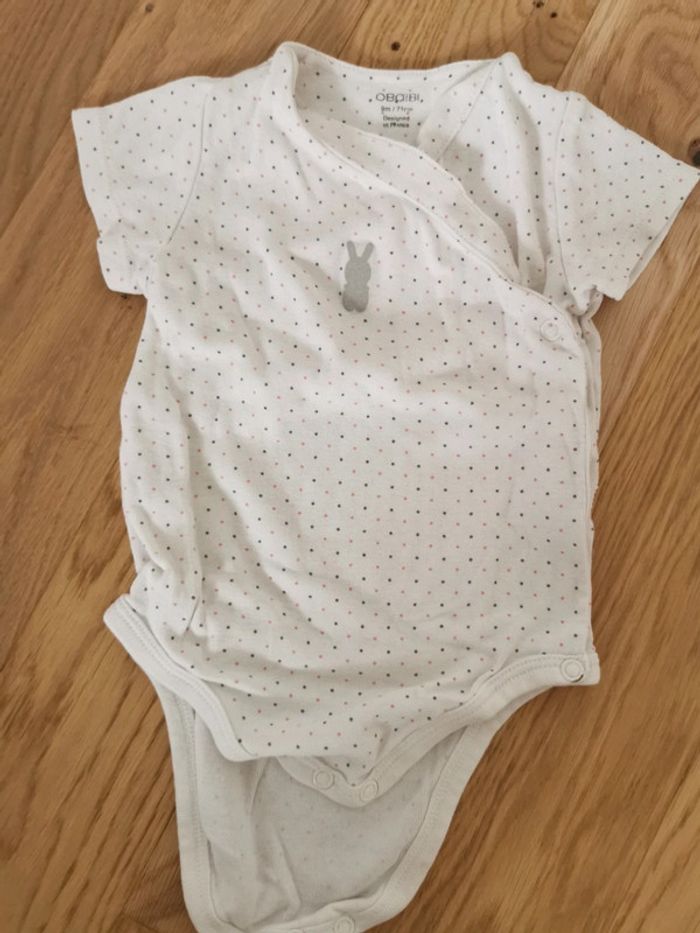 Lot de 4 bodies 9 mois - photo numéro 5