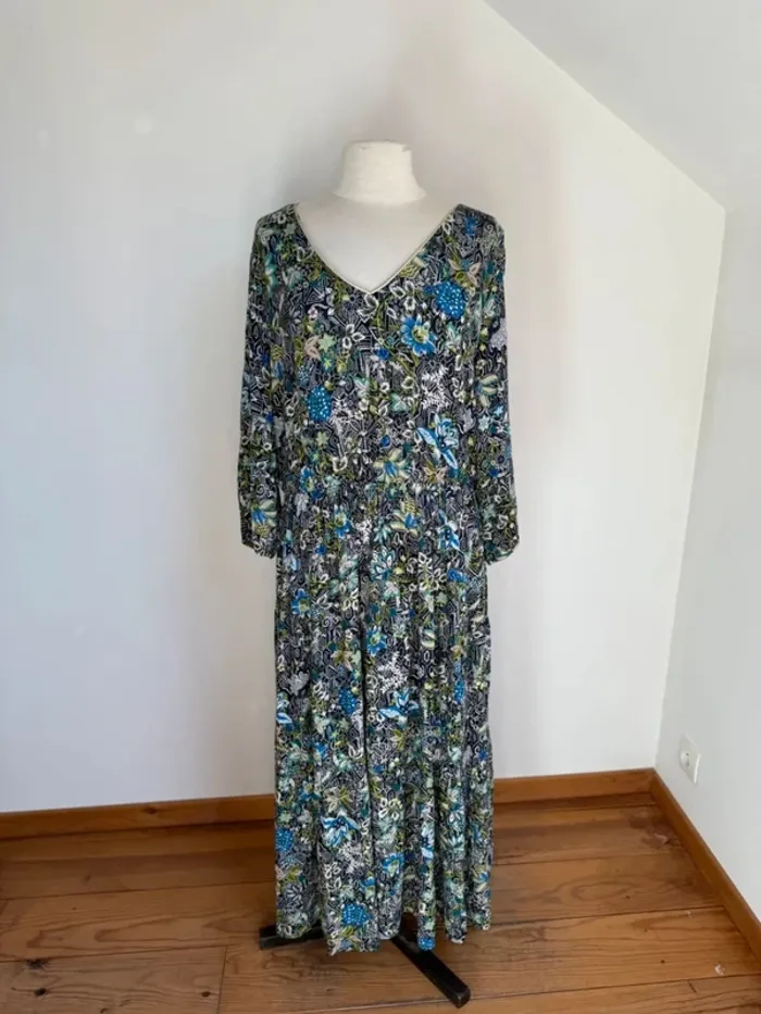 Superbe robe longue fleurie fluide en viscose neuve Bel & Bo 🌸44