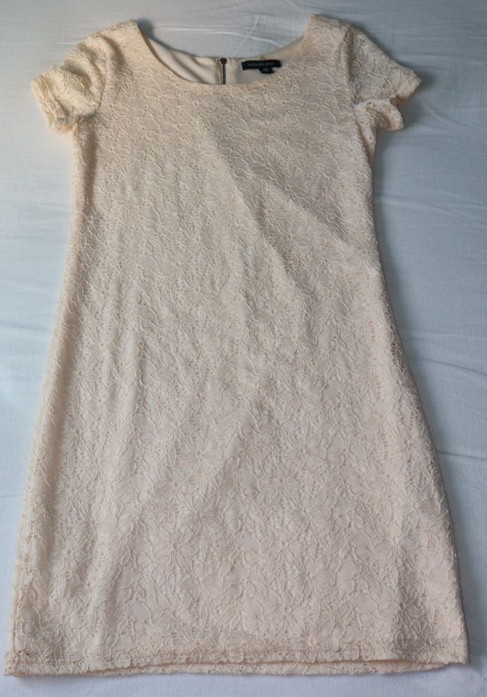 Robe rose pâle