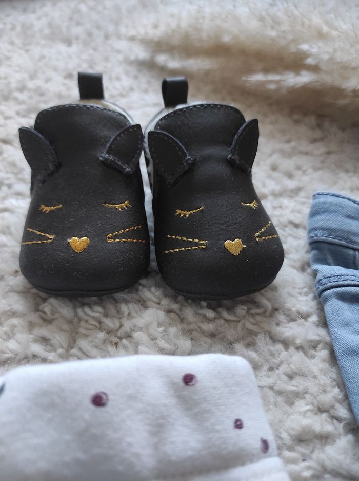 Jeans, jogging 3 mois + chaussures chat - photo numéro 6