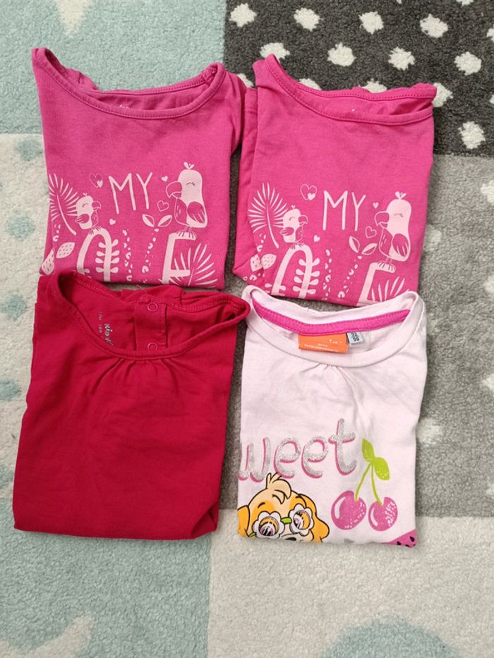 Lot de 4 t-shirts manches courtes fille 98cm