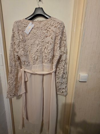 Robe en dentelle neuve - Boohoo