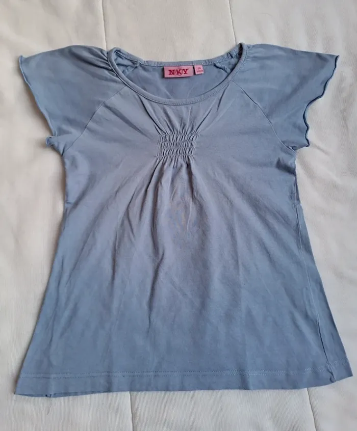 T-shirt bleu avec smock