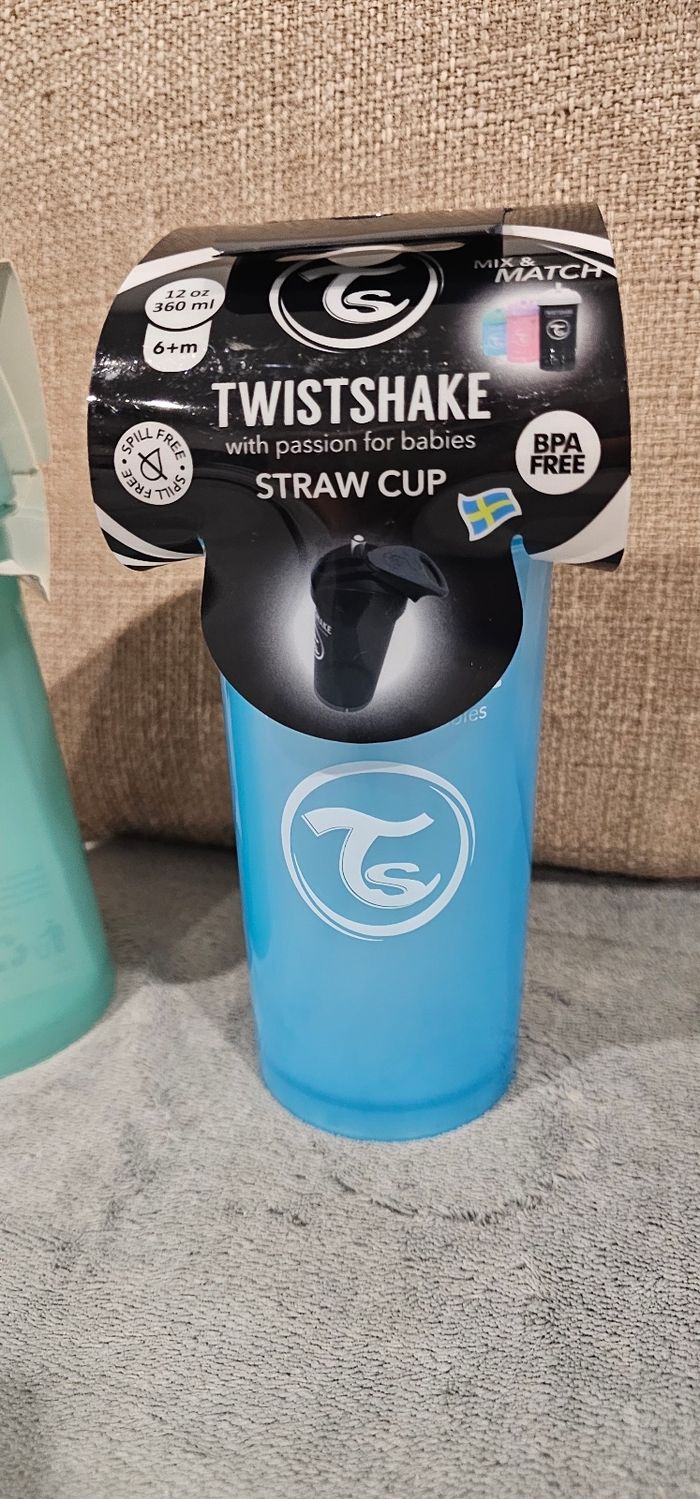 Lot de 2 gourdes Twistshake neuves - photo numéro 2