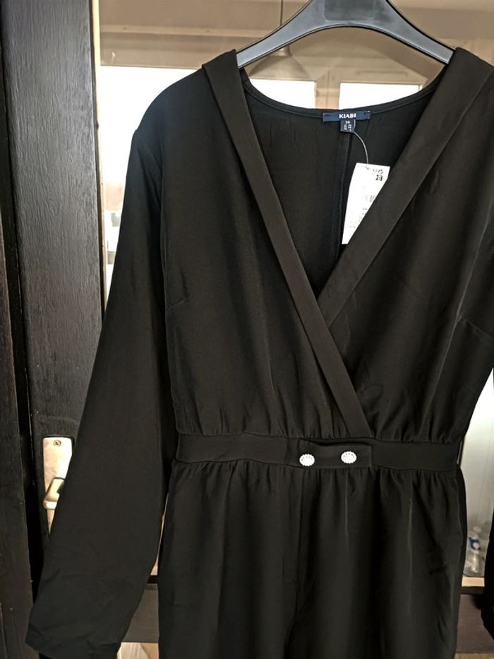 Combinaison noire cintrée avec bijoux à la taille Kiabi Taille 38 Neuf avec étiquette