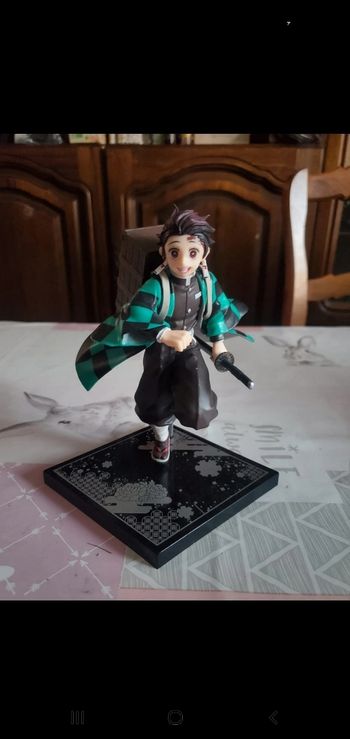 Figurine demon slayer tanjiro