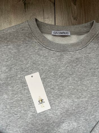 Pull cp company gris 