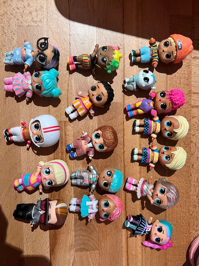 Lot de 17 poupées LOL surprise et nombreux accessoires vendus dans une boîte de rangement lol