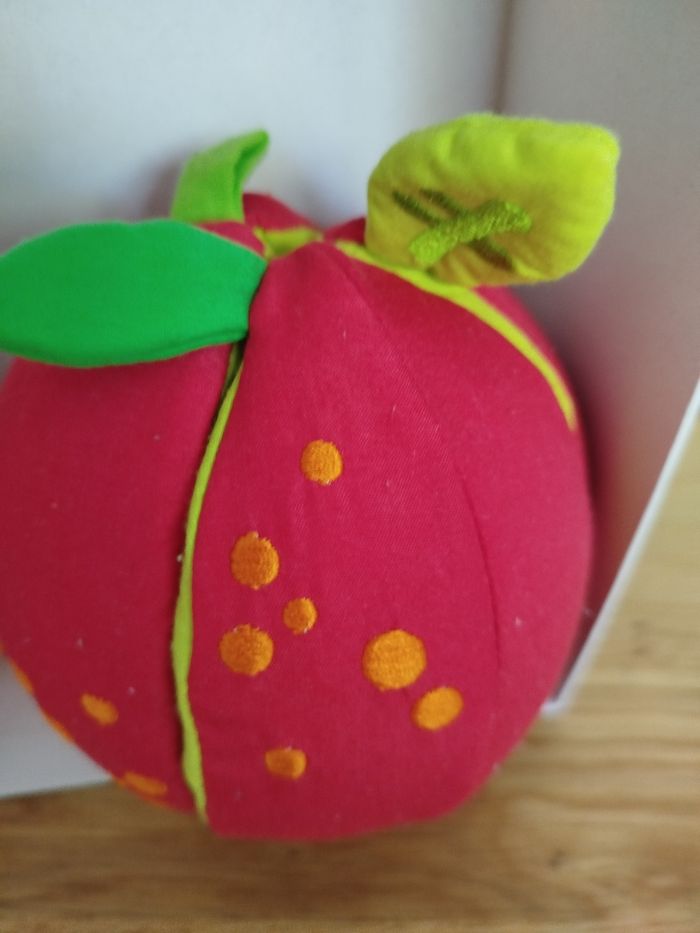 Haba jouet d'éveil hochet asticot Pomme - photo numéro 3