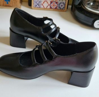 Chaussures Babies Noires taille 38.