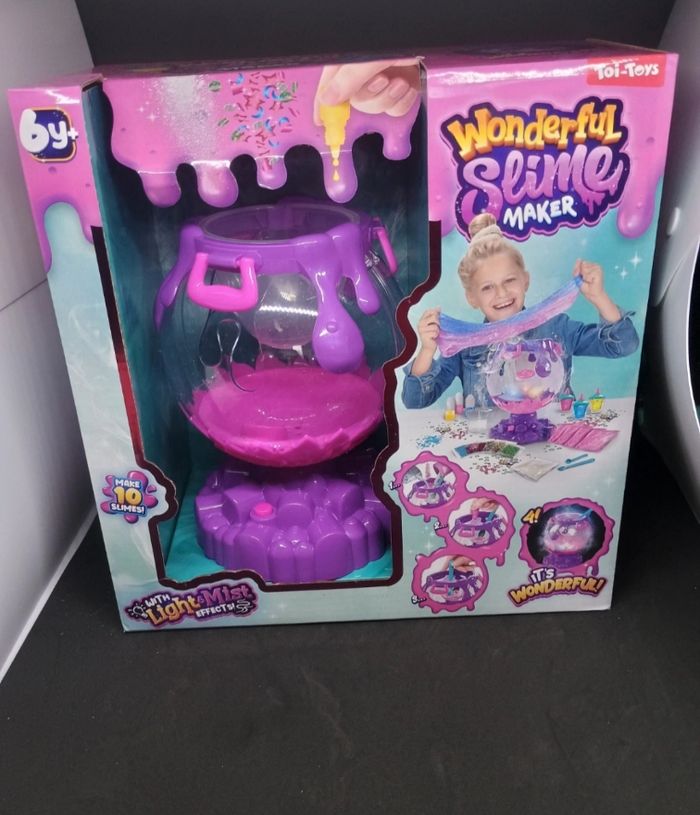 Magnifique chaudron slime fumé et lumière neuve prêt à être offert