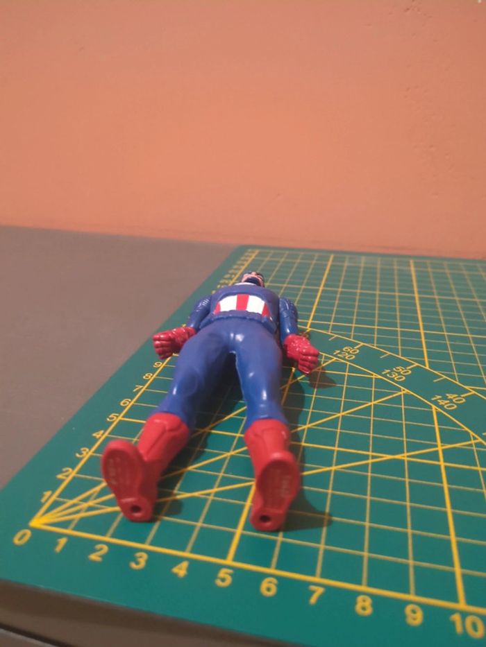 Figurine Captain America Marvel - photo numéro 3