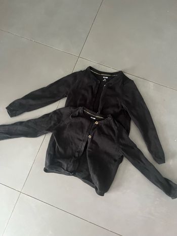 Lot de 2 gilets noirs fille 3 ans Kiabi