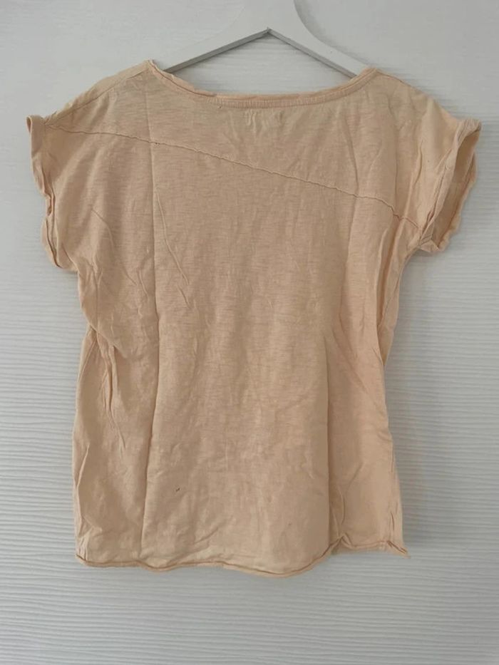 Haut t-shirt beige crème avec motifs coeurs rayures à manches courtes col rond - photo numéro 4