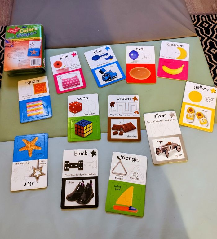 Jeu Colors shapes puzzle et écriture en anglais - photo numéro 3