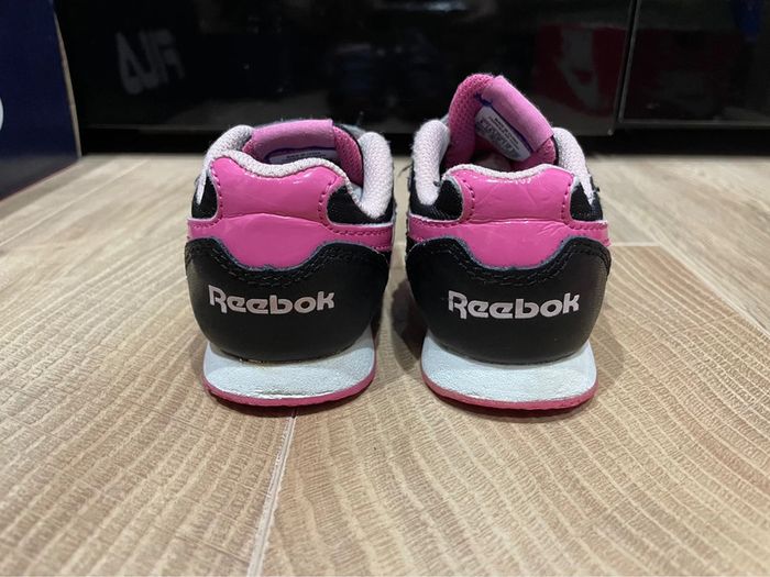 Baskets noires et roses Reebok t.22 - photo numéro 3