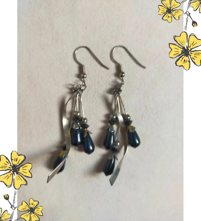Boucles d’oreilles longues argentées & perles noires vintage - photo numéro 5