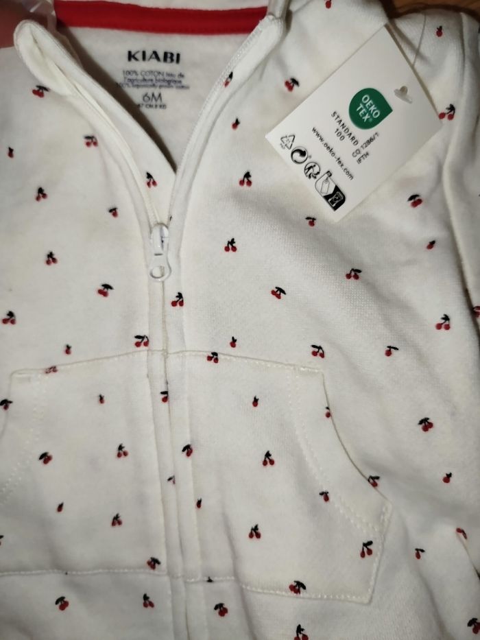 Lot veste+haut fille 6 mois Kiabi - photo numéro 6