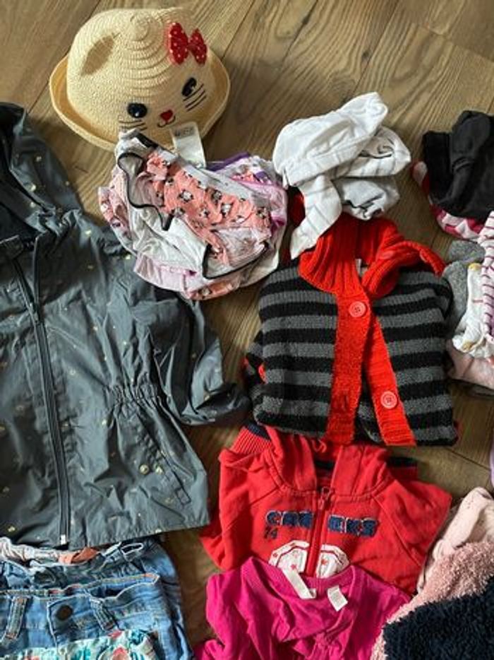 Lot 70 vêtements fille T3 ans - photo numéro 9