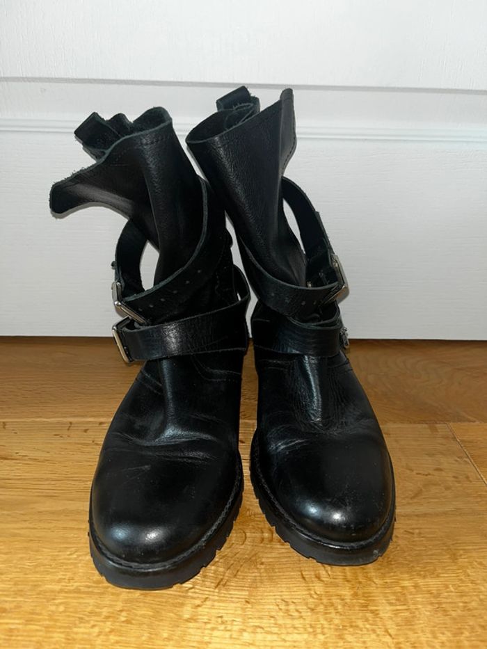 Bottes noires à petits talons, taille 38 - photo numéro 2