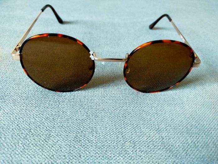 Lunettes de soleil rondes - Tendance vintage - photo numéro 2