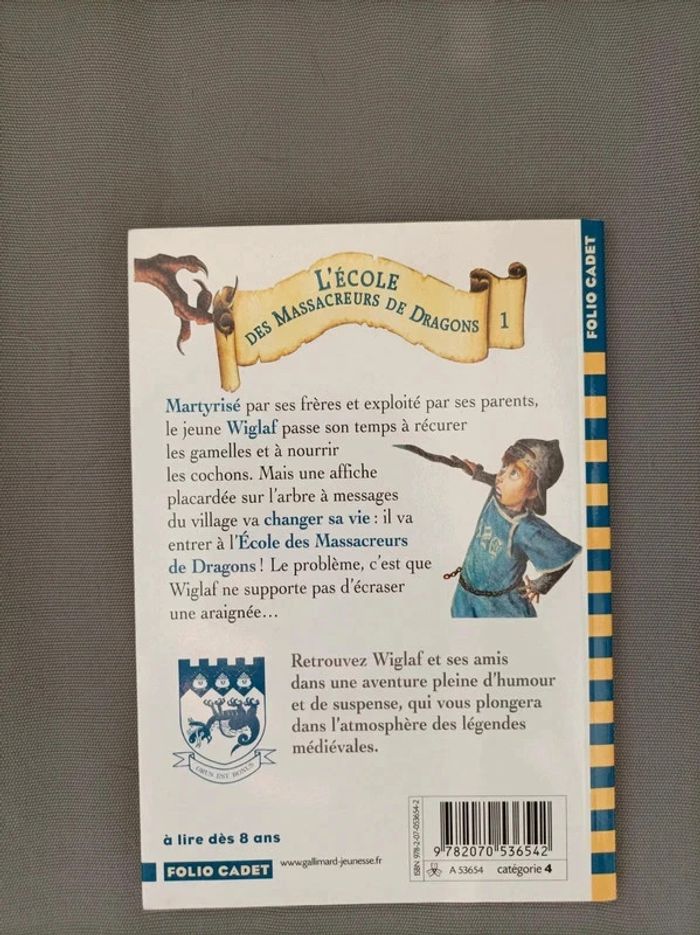 Livre " L école des massacreurs de dragons" tome 1 - photo numéro 2