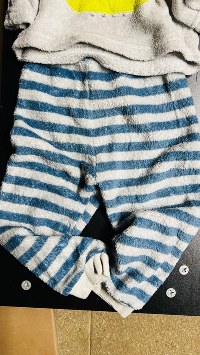 Pyjama molleton Primark 18/24mois neuf - photo numéro 3