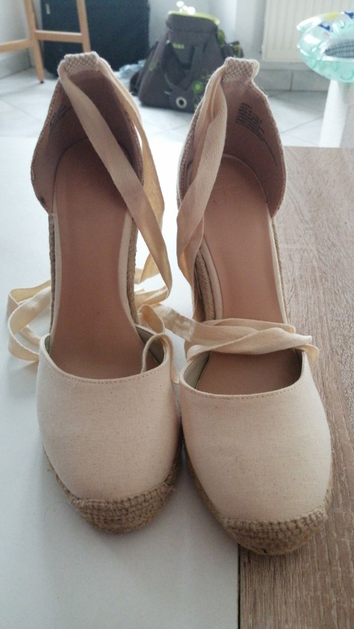 Chaussures talons - photo numéro 4