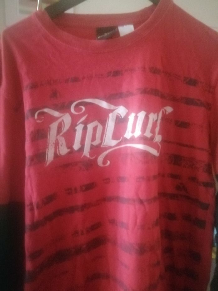 🌸Tee-shirt manches longues rouge /noir 14ans "RipCurl" 🌸 - photo numéro 2