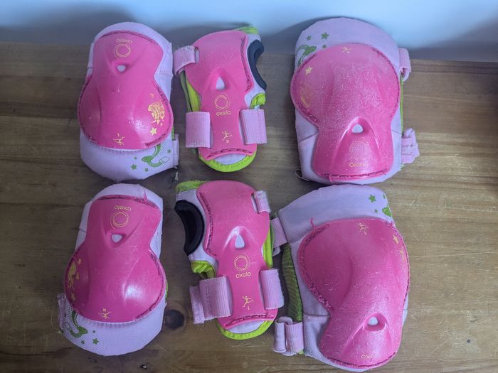 Roller Oxylane + protections enfant taille 26-28 - photo numéro 3