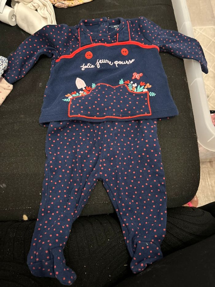 Ensemble bebe tres peu porté