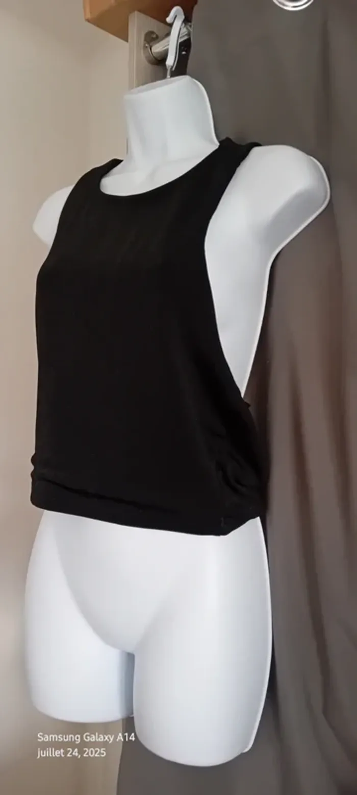 Haut débardeur court noir satiné dos ouvert femme 38/40 shein - photo numéro 12