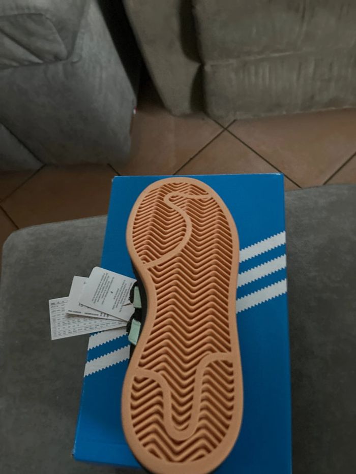 Baskets Adidas Campus noires et turquoise - photo numéro 3