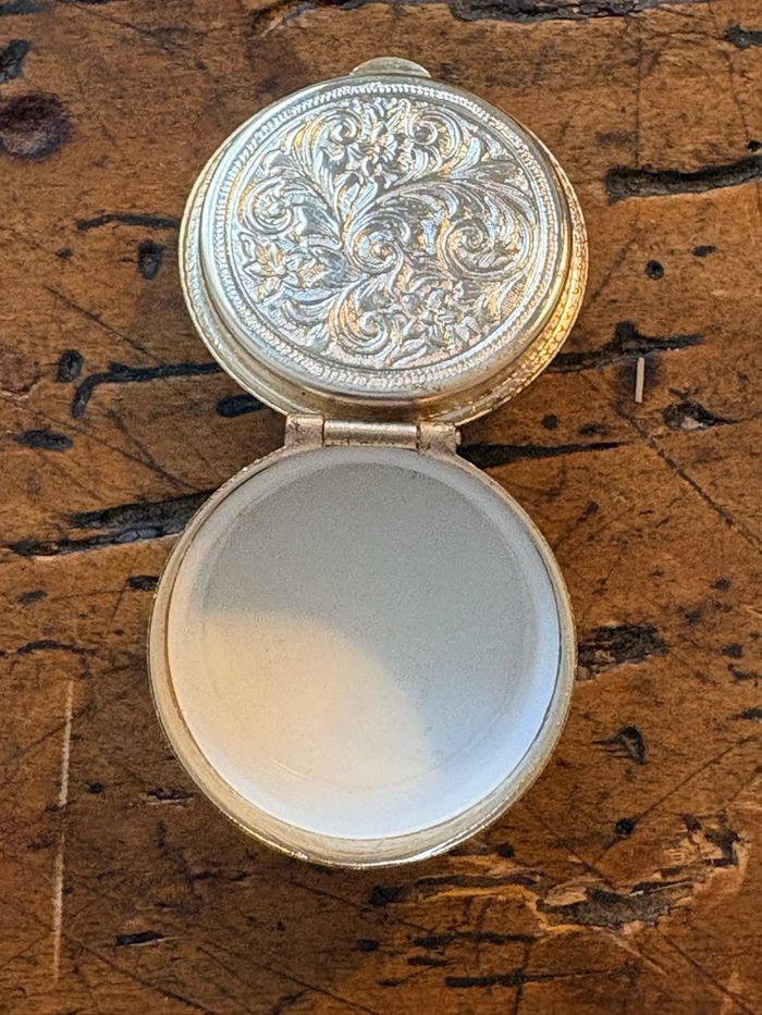 Lot de boîtes anciennes émaillées – décor XVIIIe, scènes galantes / château - photo numéro 4