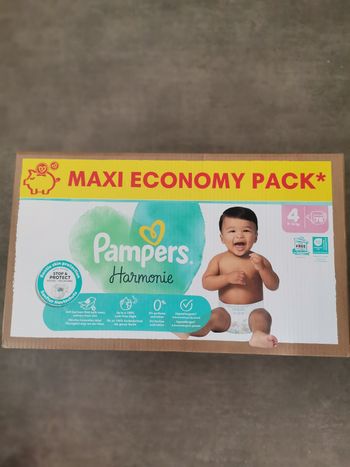 Couches pampers taille 4